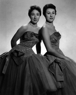 ELIA Y PALOMA FLETA / HERMANAS FLETA