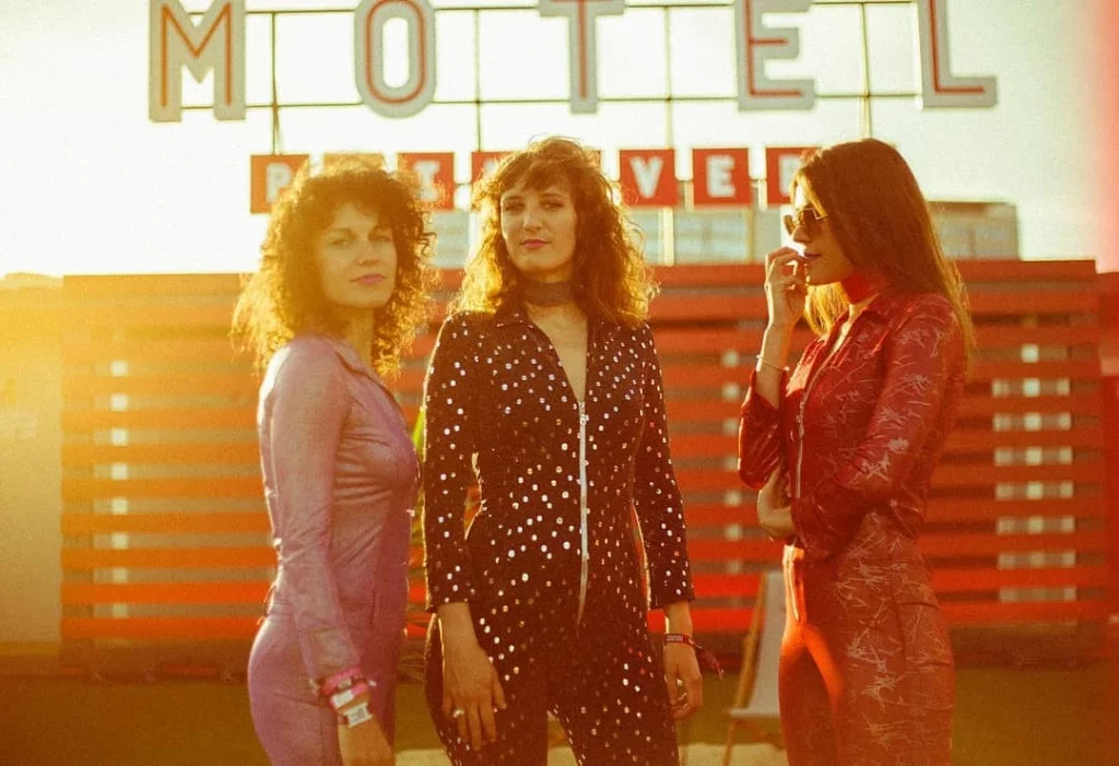 The Mani-las